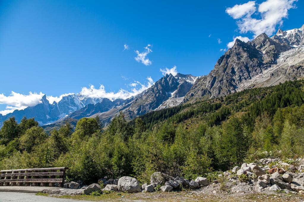 Hotel Lo Scoiattolo Courmayeur Exterior foto