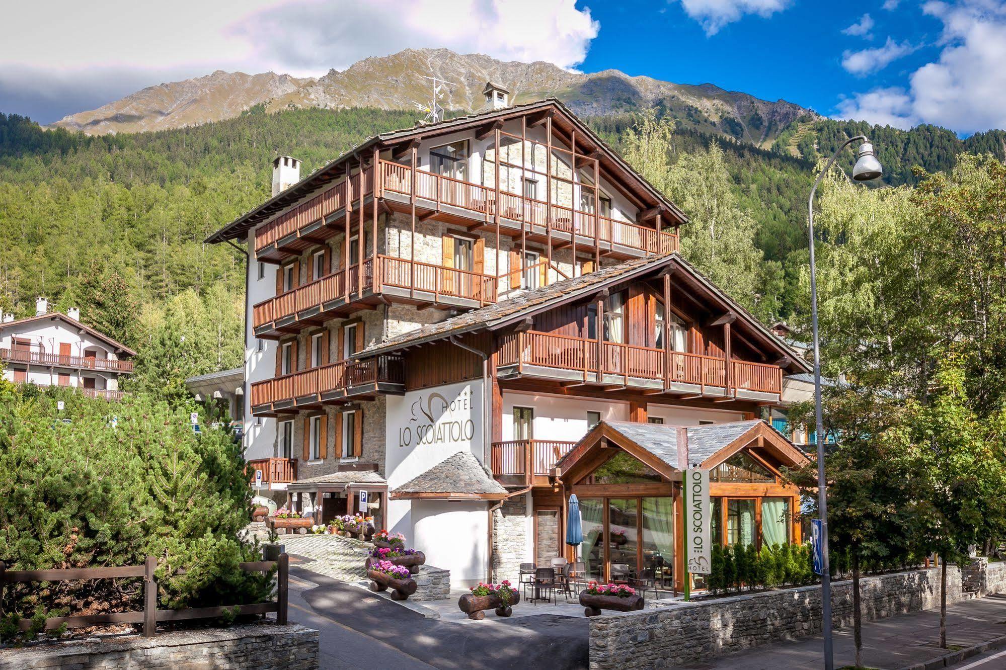 Hotel Lo Scoiattolo Courmayeur Exterior foto