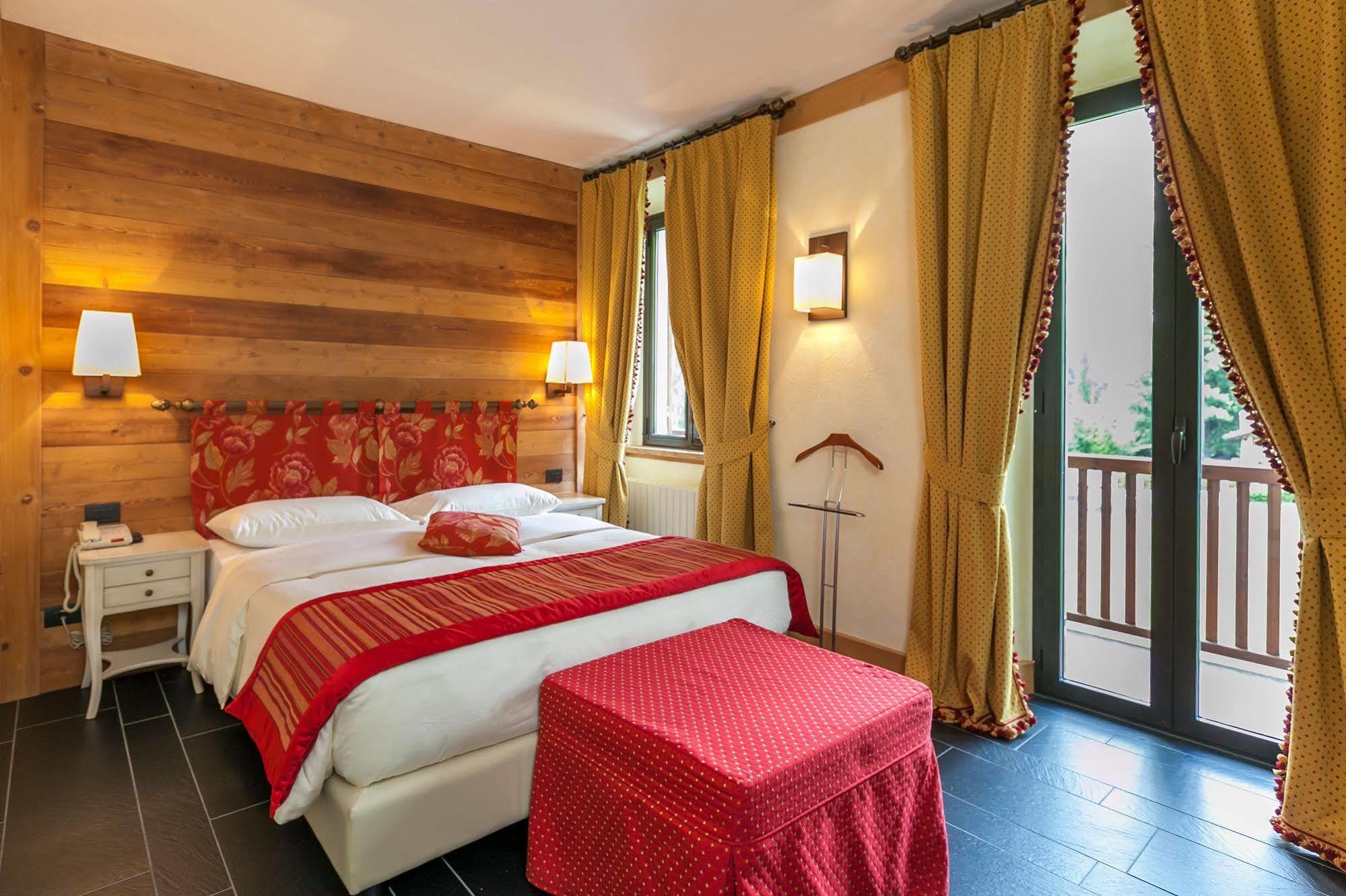 Hotel Lo Scoiattolo Courmayeur Exterior foto